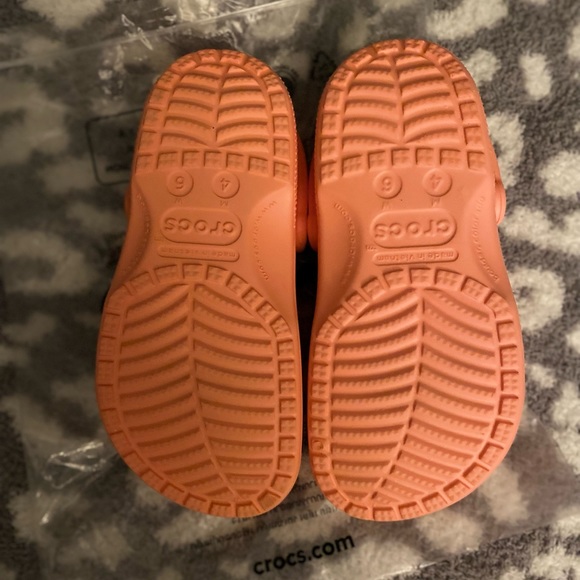 🐊 Crocs - Picture 7 of 8